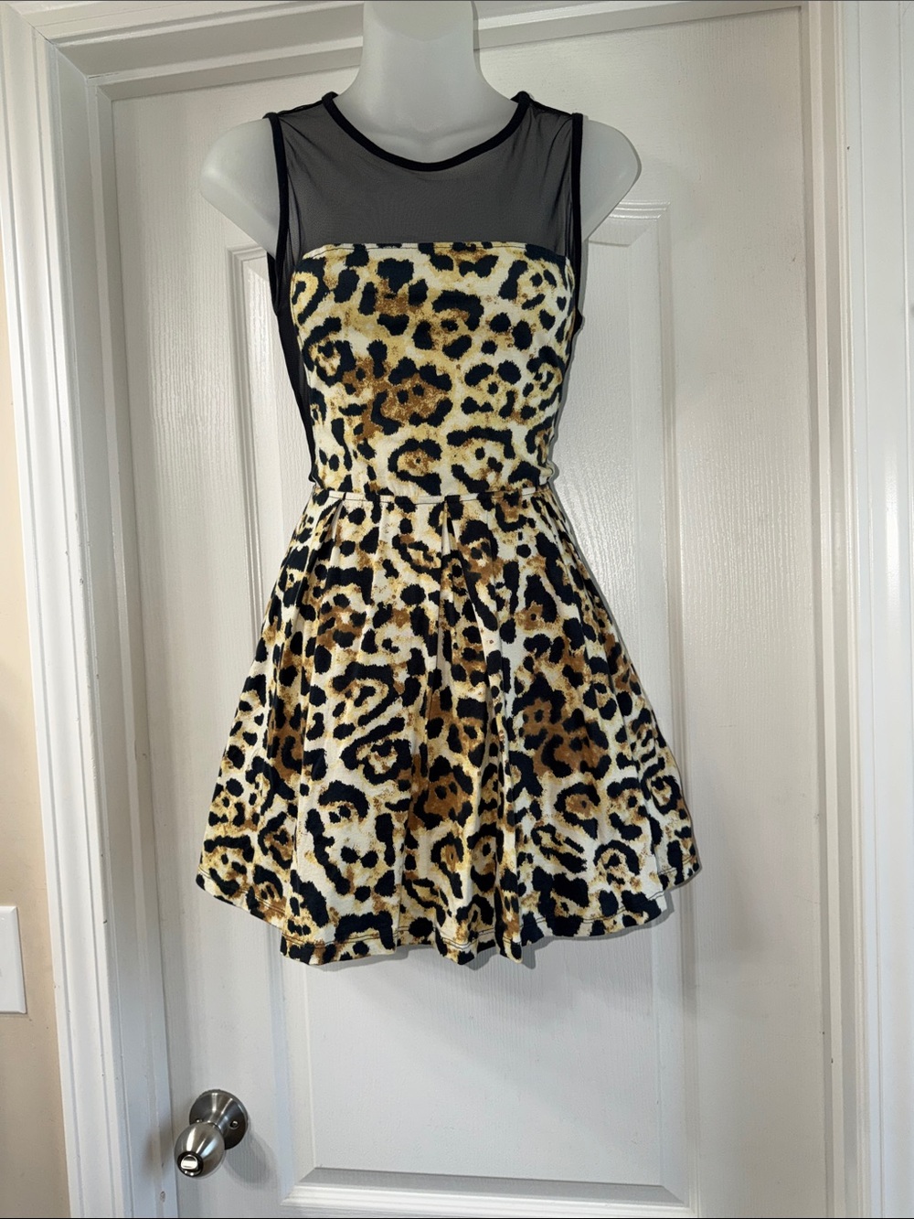 🐆🖤NEW WITH TAGS LEOPARD PRINT SKATER DRESS SIZE MEDIUM🖤🐆